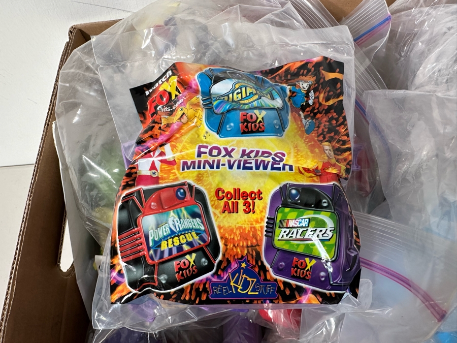 Woody Woodpecker Dairy Queen Happy / Kid's Meal Toys & Loews / AMC Movie Theater Fox Kids - Mini Viewer Project Box With Prototype Toy Samples Designed By The CDM Company 2000 [Photo 18]