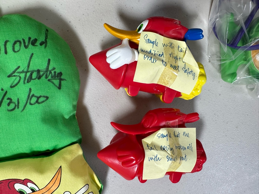 Woody Woodpecker Dairy Queen Happy / Kid's Meal Toys & Loews / AMC Movie Theater Fox Kids - Mini Viewer Project Box With Prototype Toy Samples Designed By The CDM Company 2000 [Photo 8]