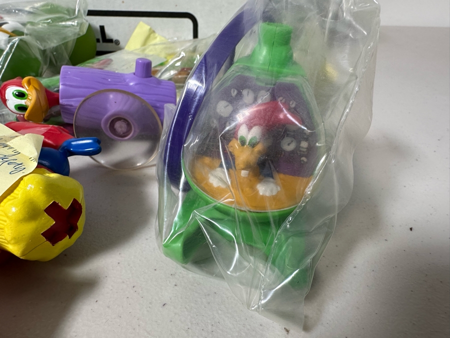 Woody Woodpecker Dairy Queen Happy / Kid's Meal Toys & Loews / AMC Movie Theater Fox Kids - Mini Viewer Project Box With Prototype Toy Samples Designed By The CDM Company 2000 [Photo 12]