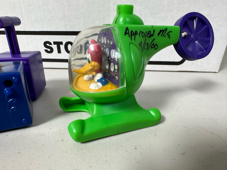 Woody Woodpecker Dairy Queen Happy / Kid's Meal Toys & Loews / AMC Movie Theater Fox Kids - Mini Viewer Project Box With Prototype Toy Samples Designed By The CDM Company 2000 [Photo 4]