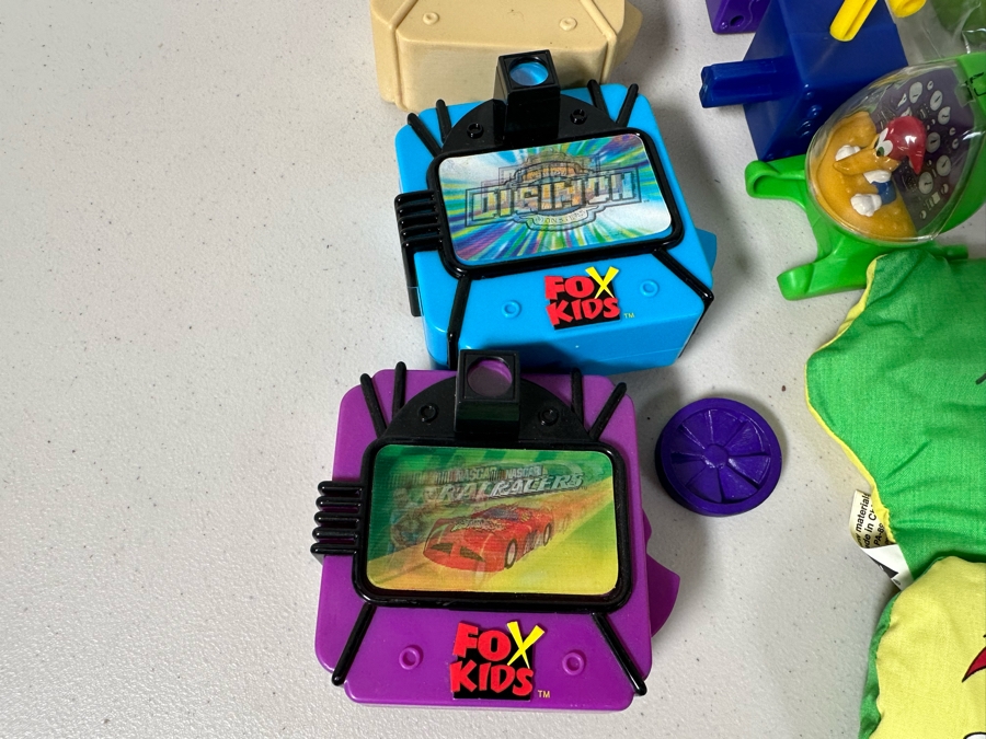 Woody Woodpecker Dairy Queen Happy / Kid's Meal Toys & Loews / AMC Movie Theater Fox Kids - Mini Viewer Project Box With Prototype Toy Samples Designed By The CDM Company 2000 [Photo 10]