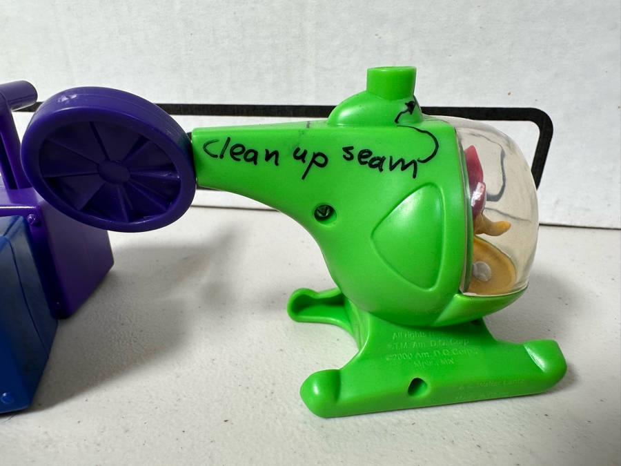 Woody Woodpecker Dairy Queen Happy / Kid's Meal Toys & Loews / AMC Movie Theater Fox Kids - Mini Viewer Project Box With Prototype Toy Samples Designed By The CDM Company 2000 [Photo 22]