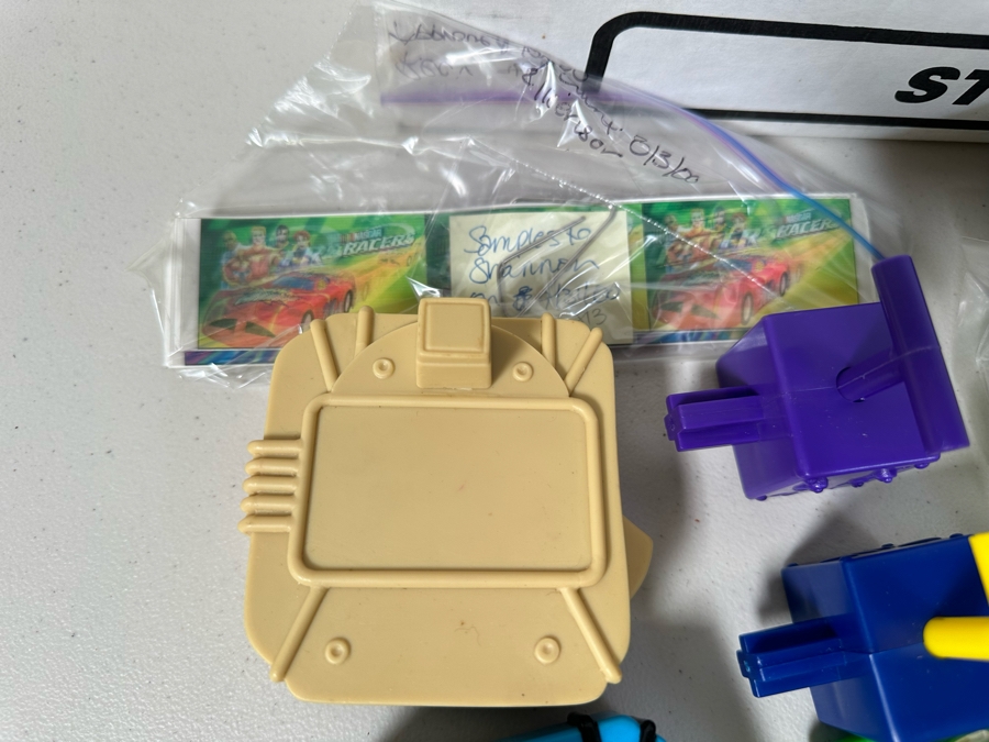 Woody Woodpecker Dairy Queen Happy / Kid's Meal Toys & Loews / AMC Movie Theater Fox Kids - Mini Viewer Project Box With Prototype Toy Samples Designed By The CDM Company 2000 [Photo 3]