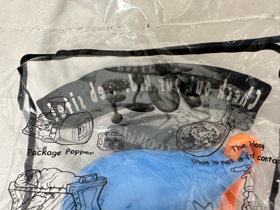 The Brothers Flub Animated TV Series Carl's Jr. / Hardee's Happy / Kid's Meal Toys Project Box With Prototype Toy Samples Cool Kids Designed By The CDM Company 2000 [Photo 15]