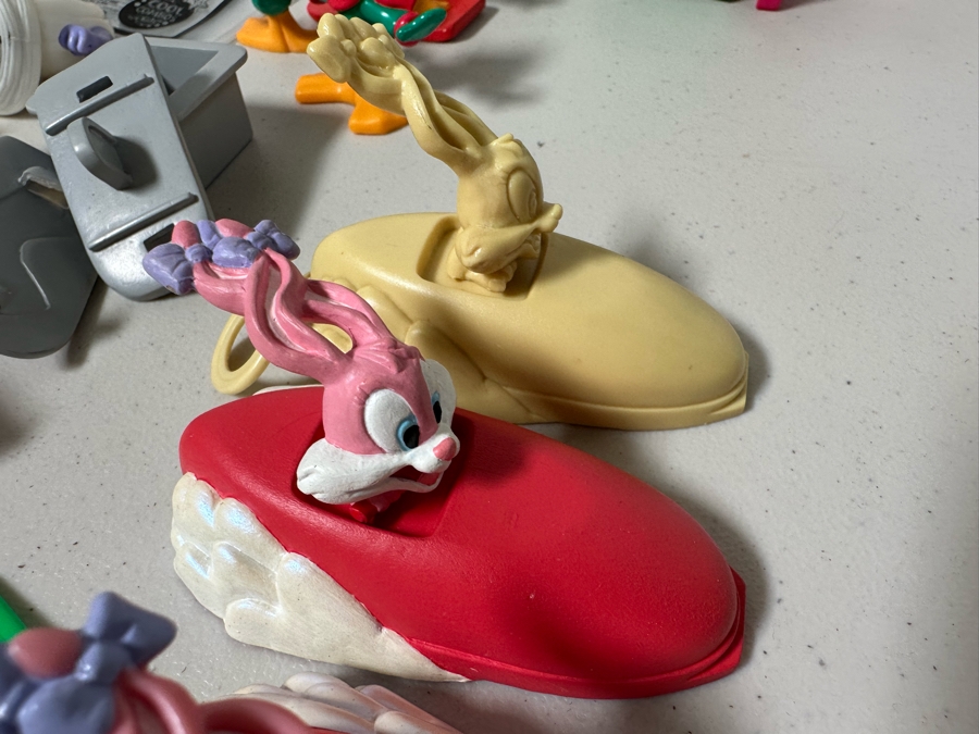 Tiny Toon Adventures Animated TV Series Carl's Jr. / Hardee's Happy / Kid's Meal Toys Project Box With Prototype Toy Samples Cool Kids Designed By The CDM Company 2000 [Photo 3]