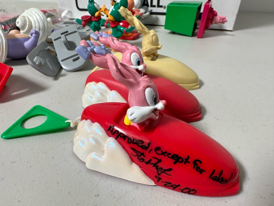 Tiny Toon Adventures Animated TV Series Carl's Jr. / Hardee's Happy / Kid's Meal Toys Project Box With Prototype Toy Samples Cool Kids Designed By The CDM Company 2000 [Photo 2]