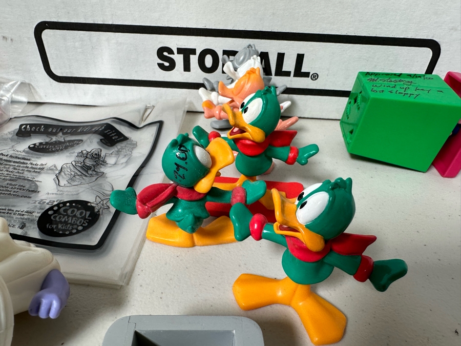 Tiny Toon Adventures Animated TV Series Carl's Jr. / Hardee's Happy / Kid's Meal Toys Project Box With Prototype Toy Samples Cool Kids Designed By The CDM Company 2000 [Photo 4]