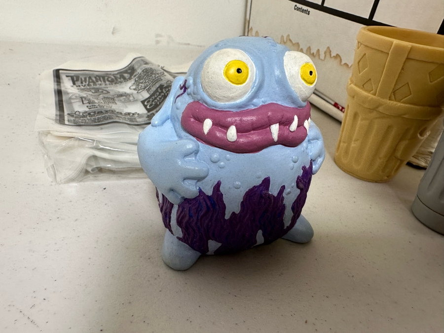 Phantom Investigators Animated TV Series Carl's Jr. / Hardee's Happy / Kid's Meal Toys Project Box With Prototype Toy Samples Cool Kids Designed By The CDM Company 2002 [Photo 4]