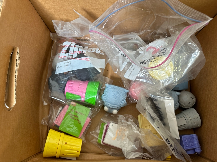 Phantom Investigators Animated TV Series Carl's Jr. / Hardee's Happy / Kid's Meal Toys Project Box With Prototype Toy Samples Cool Kids Designed By The CDM Company 2002 [Photo 14]