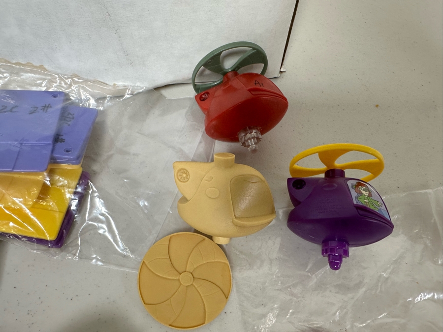 Phantom Investigators Animated TV Series Carl's Jr. / Hardee's Happy / Kid's Meal Toys Project Box With Prototype Toy Samples Cool Kids Designed By The CDM Company 2002 [Photo 12]