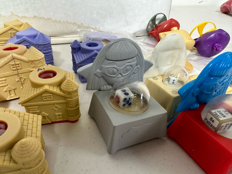 Phantom Investigators Animated TV Series Carl's Jr. / Hardee's Happy / Kid's Meal Toys Project Box With Prototype Toy Samples Cool Kids Designed By The CDM Company 2002 [Photo 17]