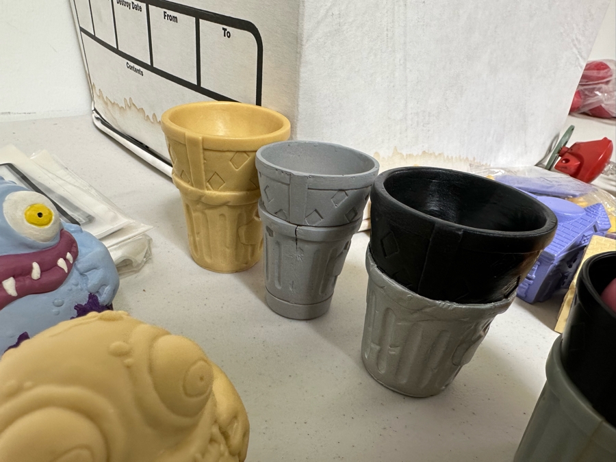 Phantom Investigators Animated TV Series Carl's Jr. / Hardee's Happy / Kid's Meal Toys Project Box With Prototype Toy Samples Cool Kids Designed By The CDM Company 2002 [Photo 7]