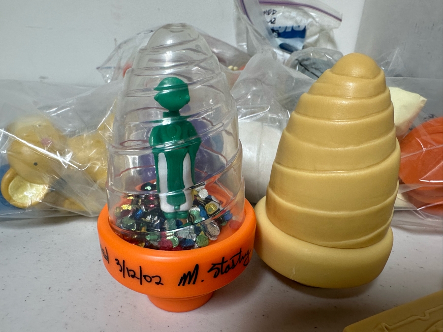 Cardcaptor Sakura Japanese Manga Carl's Jr. / Hardee's Happy / Kid's Meal Toys Project Box With Prototype Toy Samples Cool Kids Designed By The CDM Company 2002 [Photo 6]