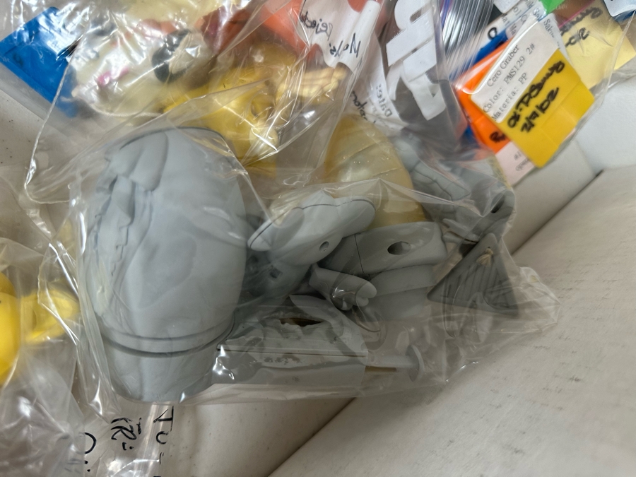 Cardcaptor Sakura Japanese Manga Carl's Jr. / Hardee's Happy / Kid's Meal Toys Project Box With Prototype Toy Samples Cool Kids Designed By The CDM Company 2002 [Photo 14]