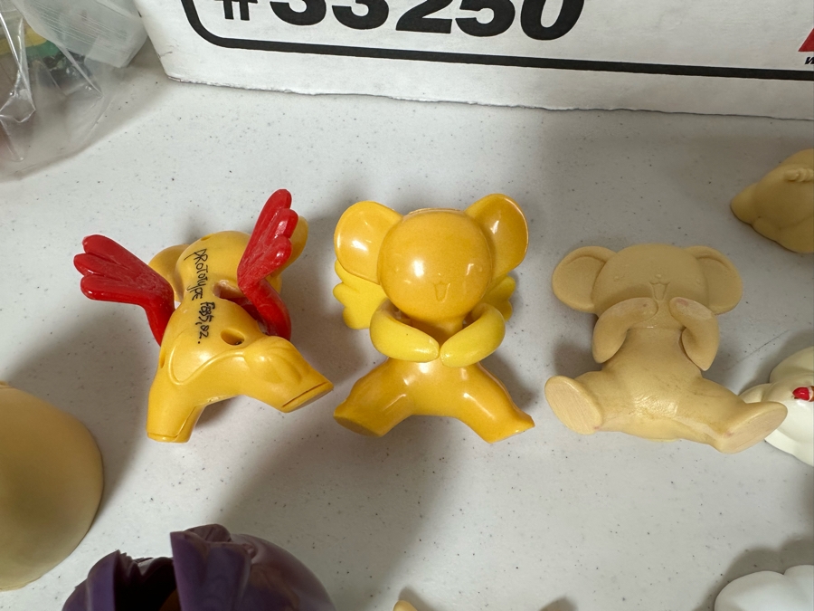 Cardcaptor Sakura Japanese Manga Carl's Jr. / Hardee's Happy / Kid's Meal Toys Project Box With Prototype Toy Samples Cool Kids Designed By The CDM Company 2002 [Photo 9]