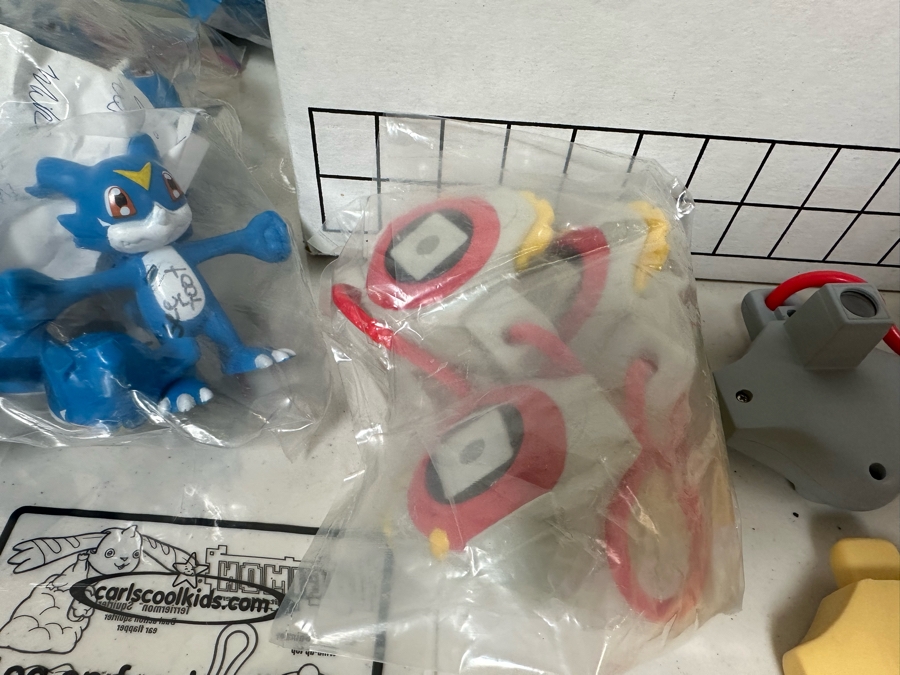 Digimon: Digital Monsters Animated TV Show Carl's Jr. / Hardee's Happy / Kid's Meal Toys Project Box With Prototype Toy Samples Cool Kids Designed By The CDM Company 2002 [Photo 9]