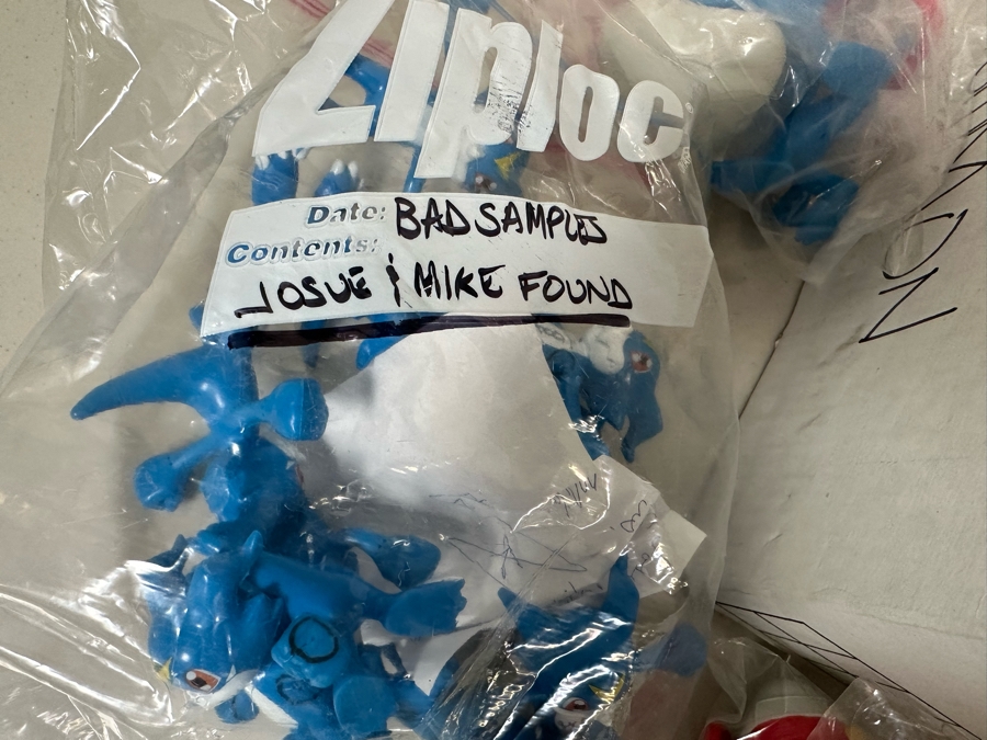 Digimon: Digital Monsters Animated TV Show Carl's Jr. / Hardee's Happy / Kid's Meal Toys Project Box With Prototype Toy Samples Cool Kids Designed By The CDM Company 2002 [Photo 7]