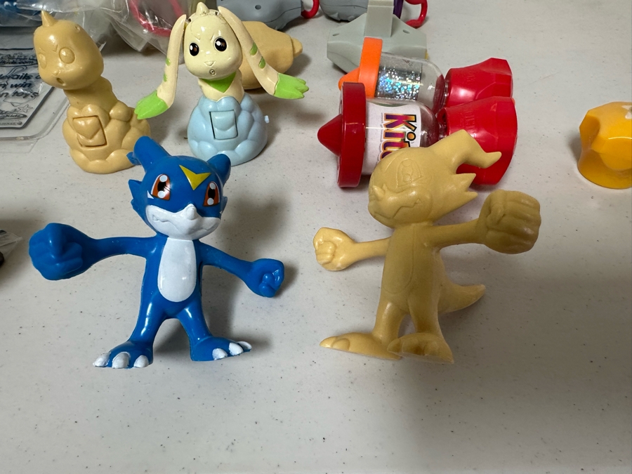 Digimon: Digital Monsters Animated TV Show Carl's Jr. / Hardee's Happy / Kid's Meal Toys Project Box With Prototype Toy Samples Cool Kids Designed By The CDM Company 2002 [Photo 2]