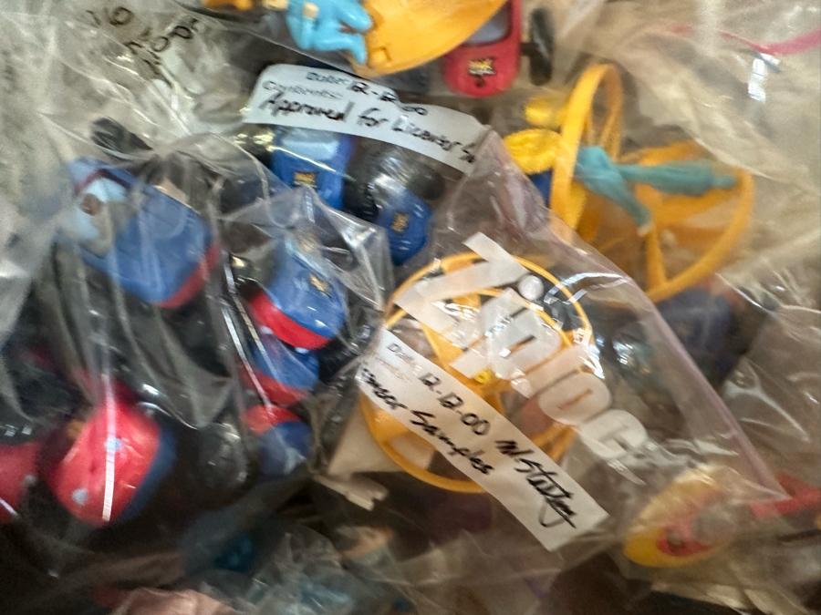 Mattel's Max Steel Carl's Jr. / Hardee's Happy / Kid's Meal Toys Project Box With Prototype Toy Samples Cool Kids Designed By The CDM Company 2001 [Photo 20]