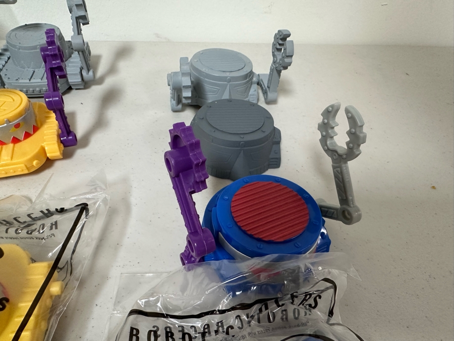 Robotic Racers Carl's Jr. / Hardee's Happy / Kid's Meal Toys Project Box With Prototype Toy Samples Cool Kids Designed By The CDM Company 2002 [Photo 4]