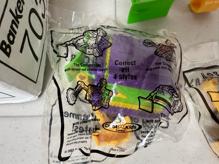 Robotic Racers Carl's Jr. / Hardee's Happy / Kid's Meal Toys Project Box With Prototype Toy Samples Cool Kids Designed By The CDM Company 2002 [Photo 8]