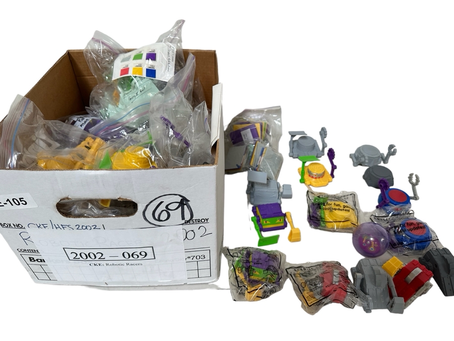 Robotic Racers Carl's Jr. / Hardee's Happy / Kid's Meal Toys Project Box With Prototype Toy Samples Cool Kids Designed By The CDM Company 2002 [Photo 1]