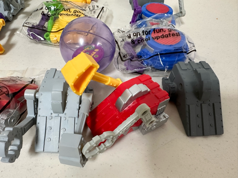 Robotic Racers Carl's Jr. / Hardee's Happy / Kid's Meal Toys Project Box With Prototype Toy Samples Cool Kids Designed By The CDM Company 2002 [Photo 5]