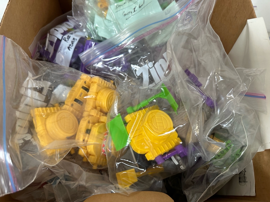 Robotic Racers Carl's Jr. / Hardee's Happy / Kid's Meal Toys Project Box With Prototype Toy Samples Cool Kids Designed By The CDM Company 2002 [Photo 12]