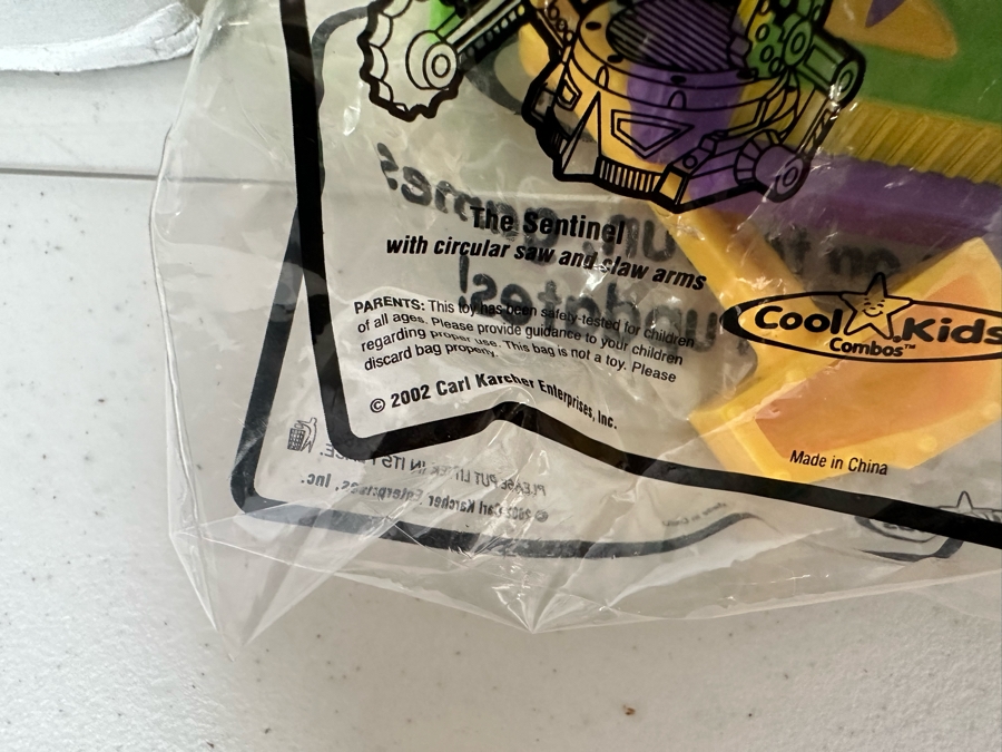 Robotic Racers Carl's Jr. / Hardee's Happy / Kid's Meal Toys Project Box With Prototype Toy Samples Cool Kids Designed By The CDM Company 2002 [Photo 16]