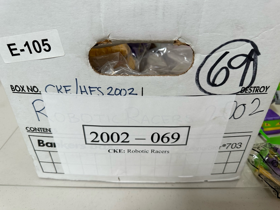 Robotic Racers Carl's Jr. / Hardee's Happy / Kid's Meal Toys Project Box With Prototype Toy Samples Cool Kids Designed By The CDM Company 2002 [Photo 15]