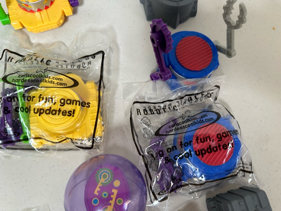 Robotic Racers Carl's Jr. / Hardee's Happy / Kid's Meal Toys Project Box With Prototype Toy Samples Cool Kids Designed By The CDM Company 2002 [Photo 10]