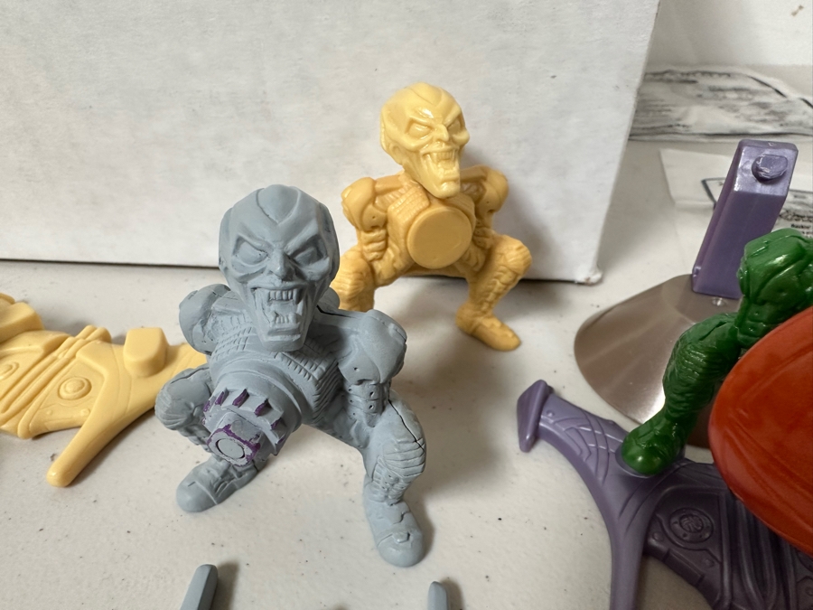 Marvel's Spider-Man Green Goblin Carl's Jr. / Hardee's Happy / Kid's Meal Toys Project Box With Prototype Toy Samples Cool Kids Designed By The CDM Company 2002 [Photo 9]