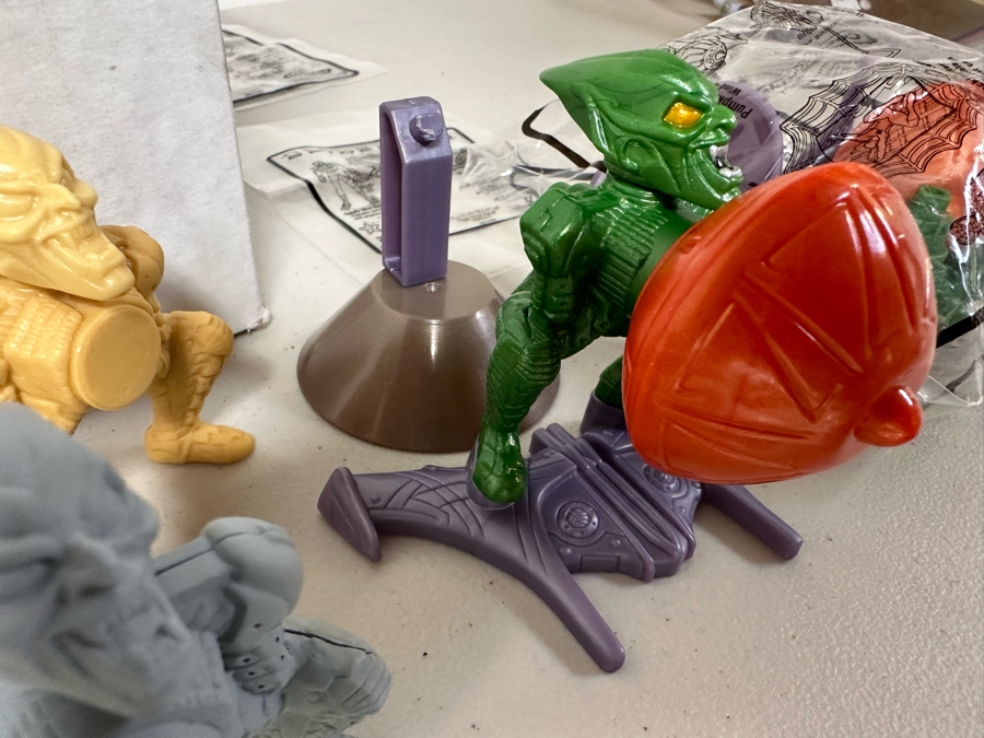 Marvel's Spider-Man Green Goblin Carl's Jr. / Hardee's Happy / Kid's Meal Toys Project Box With Prototype Toy Samples Cool Kids Designed By The CDM Company 2002 [Photo 10]