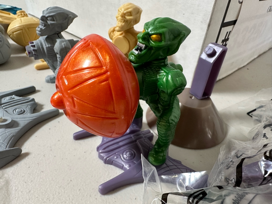 Marvel's Spider-Man Green Goblin Carl's Jr. / Hardee's Happy / Kid's Meal Toys Project Box With Prototype Toy Samples Cool Kids Designed By The CDM Company 2002 [Photo 19]