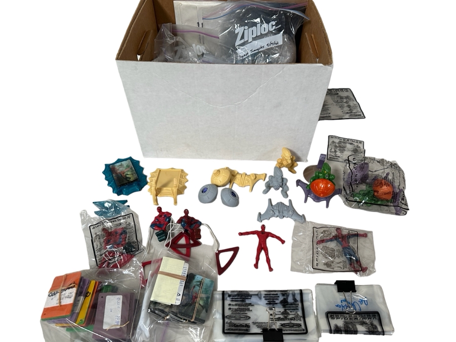 Marvel's Spider-Man Green Goblin Carl's Jr. / Hardee's Happy / Kid's Meal Toys Project Box With Prototype Toy Samples Cool Kids Designed By The CDM Company 2002 [Photo 1]