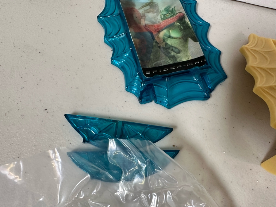 Marvel's Spider-Man Green Goblin Carl's Jr. / Hardee's Happy / Kid's Meal Toys Project Box With Prototype Toy Samples Cool Kids Designed By The CDM Company 2002 [Photo 12]