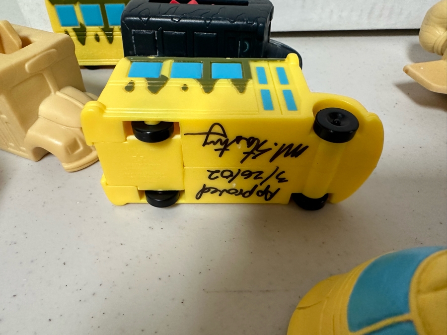 Scholastic's The Magic School Bus Carl's Jr. / Hardee's Happy / Kid's Meal Toys Project Box With Prototype Toy Samples Cool Kids Designed By The CDM Company 2002 [Photo 9]