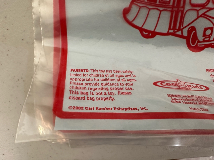 Scholastic's The Magic School Bus Carl's Jr. / Hardee's Happy / Kid's Meal Toys Project Box With Prototype Toy Samples Cool Kids Designed By The CDM Company 2002 [Photo 20]