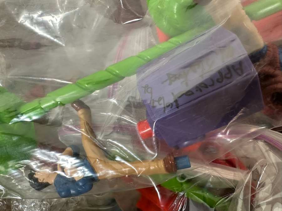 Jackie Chan Adventures Animated TV Series Carl's Jr. / Hardee's Happy / Kid's Meal Toys Project Box With Prototype Toy Samples Cool Kids Designed By The CDM Company 2002 [Photo 21]