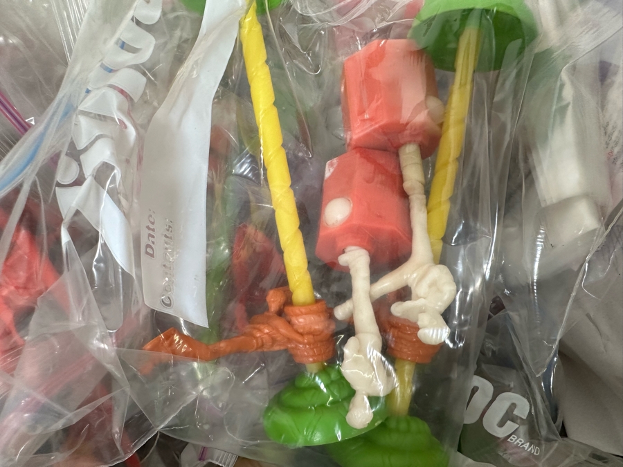 Jackie Chan Adventures Animated TV Series Carl's Jr. / Hardee's Happy / Kid's Meal Toys Project Box With Prototype Toy Samples Cool Kids Designed By The CDM Company 2002 [Photo 24]