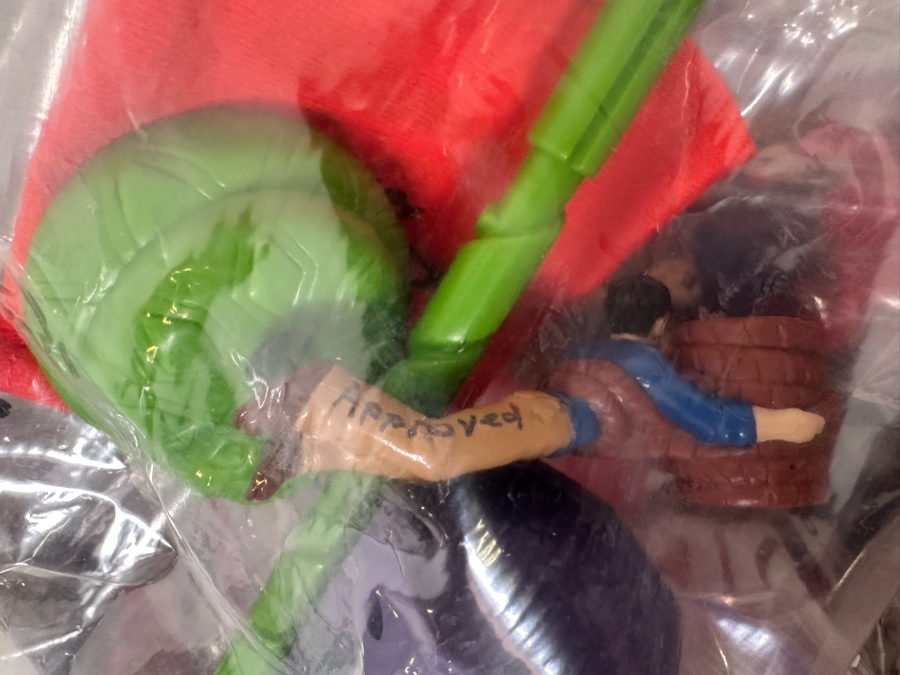 Jackie Chan Adventures Animated TV Series Carl's Jr. / Hardee's Happy / Kid's Meal Toys Project Box With Prototype Toy Samples Cool Kids Designed By The CDM Company 2002 [Photo 20]