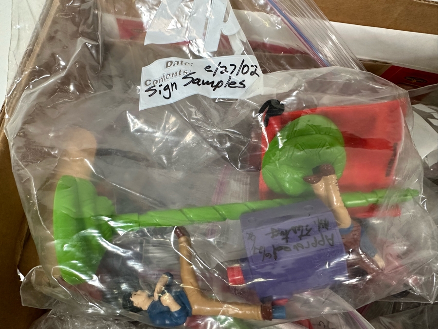 Jackie Chan Adventures Animated TV Series Carl's Jr. / Hardee's Happy / Kid's Meal Toys Project Box With Prototype Toy Samples Cool Kids Designed By The CDM Company 2002 [Photo 8]