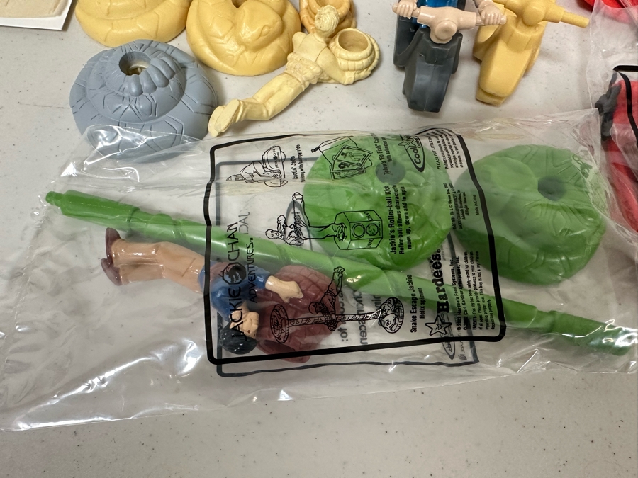 Jackie Chan Adventures Animated TV Series Carl's Jr. / Hardee's Happy / Kid's Meal Toys Project Box With Prototype Toy Samples Cool Kids Designed By The CDM Company 2002 [Photo 12]