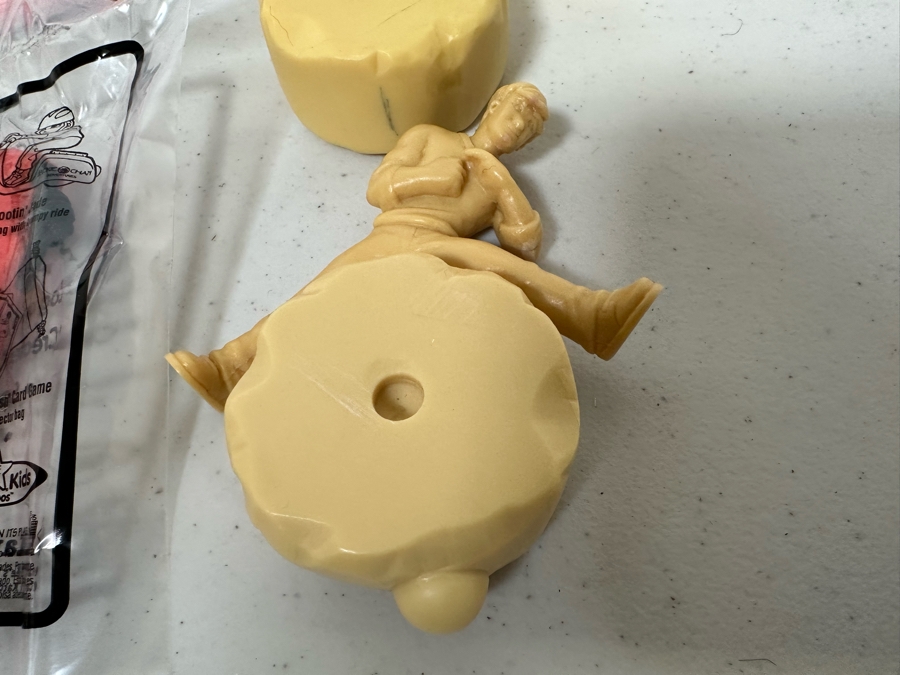 Jackie Chan Adventures Animated TV Series Carl's Jr. / Hardee's Happy / Kid's Meal Toys Project Box With Prototype Toy Samples Cool Kids Designed By The CDM Company 2002 [Photo 16]