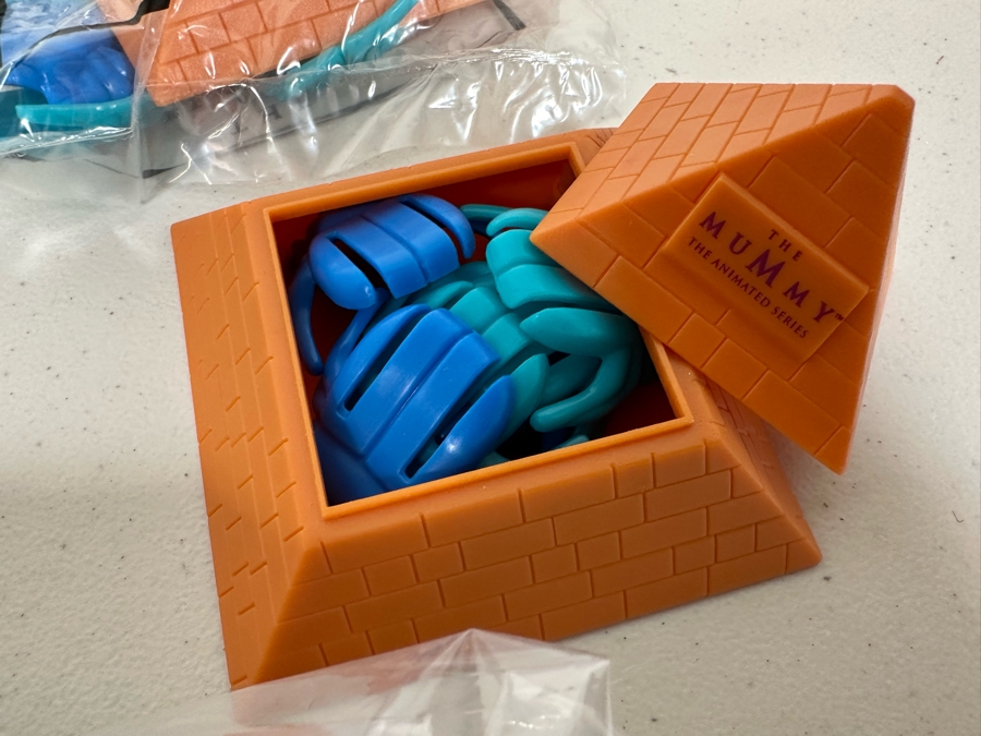 The Mummy The Animated TV Series Carl's Jr. / Hardee's Happy / Kid's Meal Toys Project Box With Prototype Toy Samples Cool Kids Designed By The CDM Company 2003 [Photo 12]
