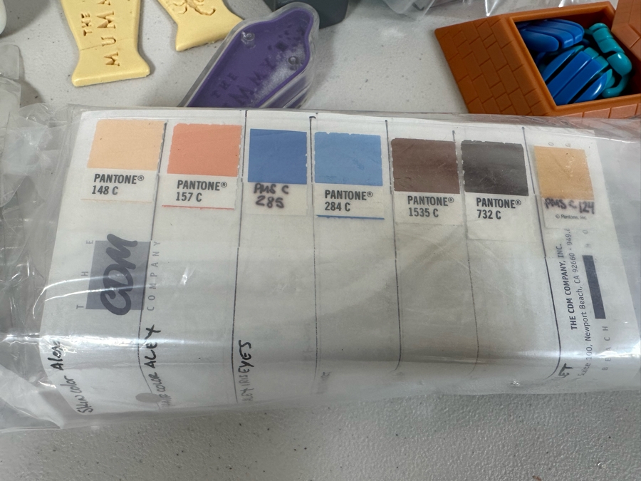 The Mummy The Animated TV Series Carl's Jr. / Hardee's Happy / Kid's Meal Toys Project Box With Prototype Toy Samples Cool Kids Designed By The CDM Company 2003 [Photo 13]