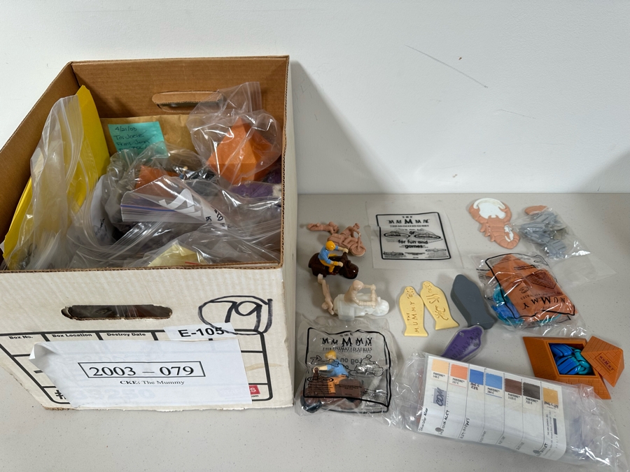 The Mummy The Animated TV Series Carl's Jr. / Hardee's Happy / Kid's Meal Toys Project Box With Prototype Toy Samples Cool Kids Designed By The CDM Company 2003 [Photo 17]