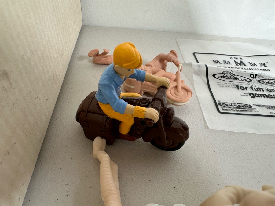 The Mummy The Animated TV Series Carl's Jr. / Hardee's Happy / Kid's Meal Toys Project Box With Prototype Toy Samples Cool Kids Designed By The CDM Company 2003 [Photo 8]