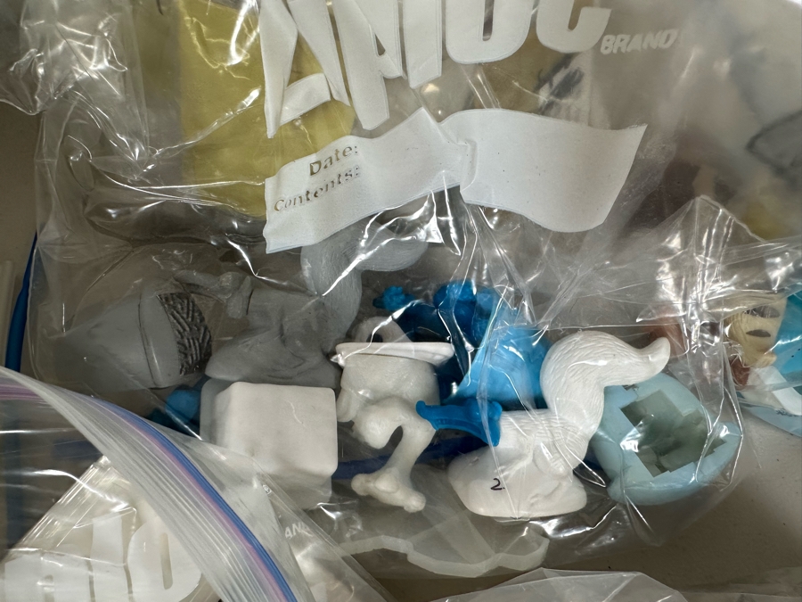 Ice Age Movie Carl's Jr. / Hardee's Happy / Kid's Meal Toys Project Box With Prototype Toy Samples Cool Kids Designed By The CDM Company 2003 [Photo 21]