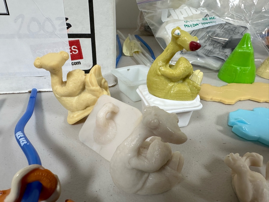 Ice Age Movie Carl's Jr. / Hardee's Happy / Kid's Meal Toys Project Box With Prototype Toy Samples Cool Kids Designed By The CDM Company 2003 [Photo 2]